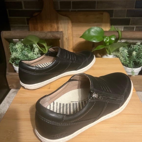 Taos Footwear Black Leather Slip-Ons with White Soles - Picture 5 of 10